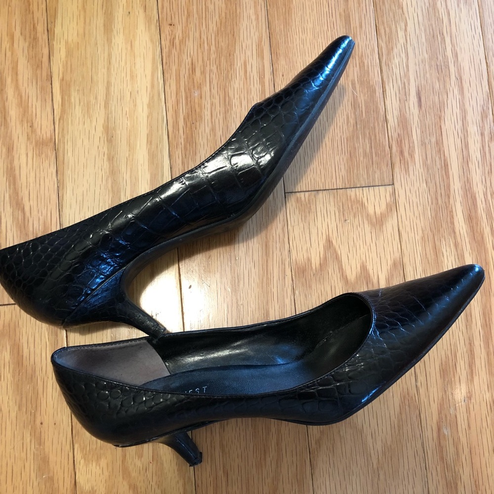 Mini heel pumps